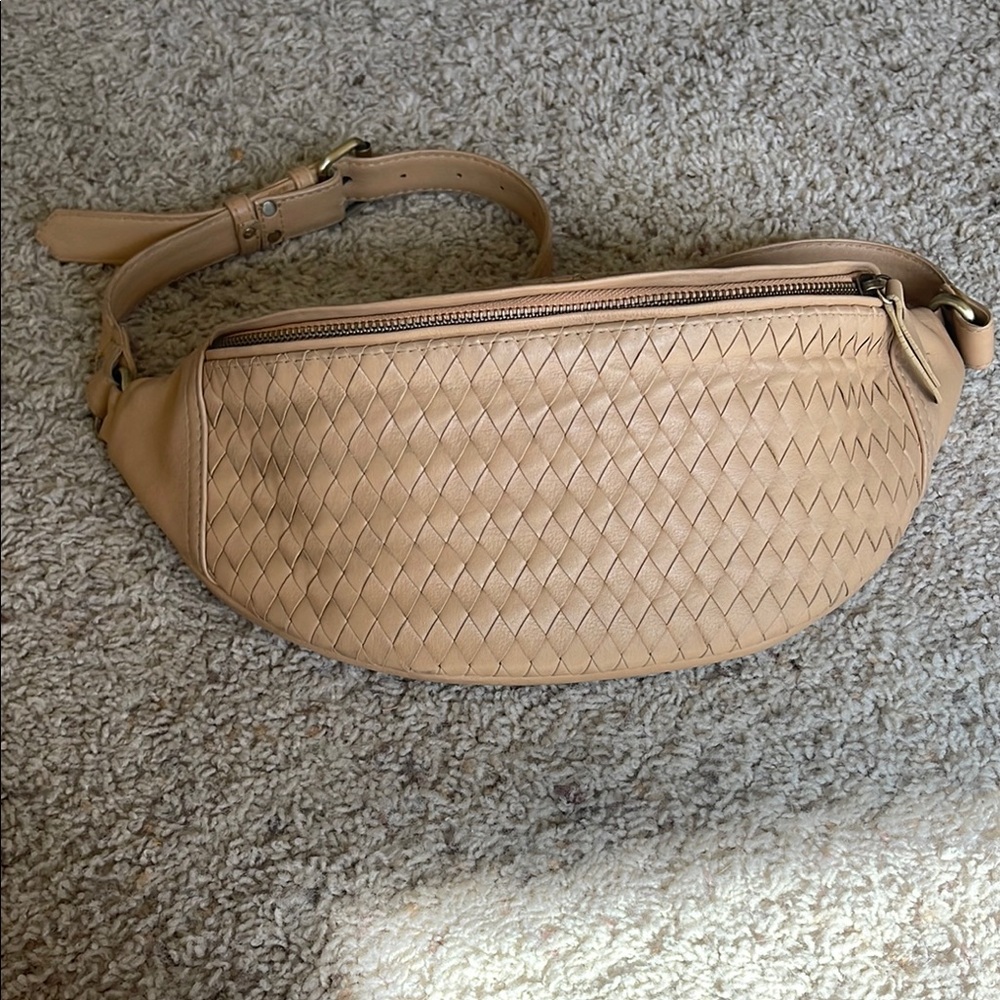 MANDRN Woven Tan Leather Belt Bag